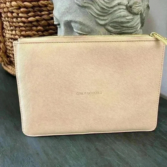 Girlie Goodies Katie Loxton. London - Picture 1 of 4